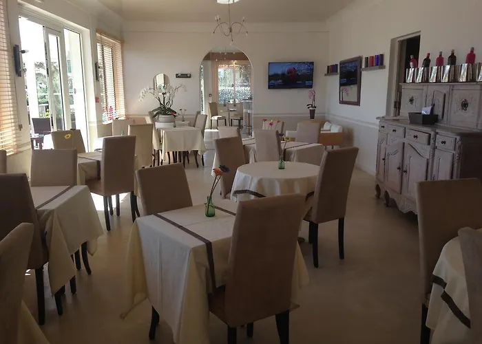 Méditerranée Hotel 3*