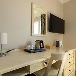 Mediterranee מלון 3*